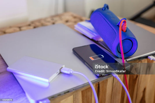 Powerbanks & gaming portable (Switch, Steam Deck, ROG Ally) : profils PD, câbles coudés, écrans portables — LymobileShop 2025