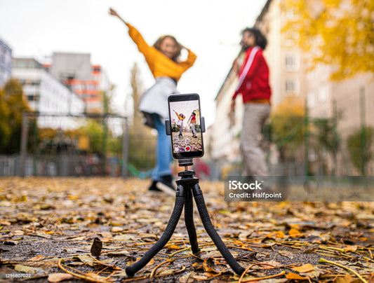 Trépieds & lampes selfie : accessoires indispensables en 2025 ly-mobile-shop