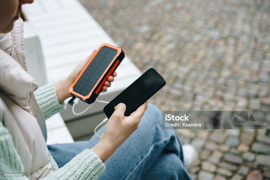 Voyager en avion avec une batterie externe : règles IATA, limites Wh, sécurité — Guide LymobileShop 2025
