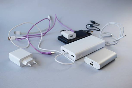 Powerbanks magnétiques (Qi2/MagSafe) pour Android & iPhone : aimants, stands, pertes & meilleures configs — LymobileShop 2025