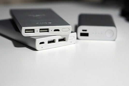 USB-C Power Delivery (PD 3.1) : comprendre les watts (20W, 45W, 65W, 100W, 140W, 240W) — Guide LymobileShop 2025